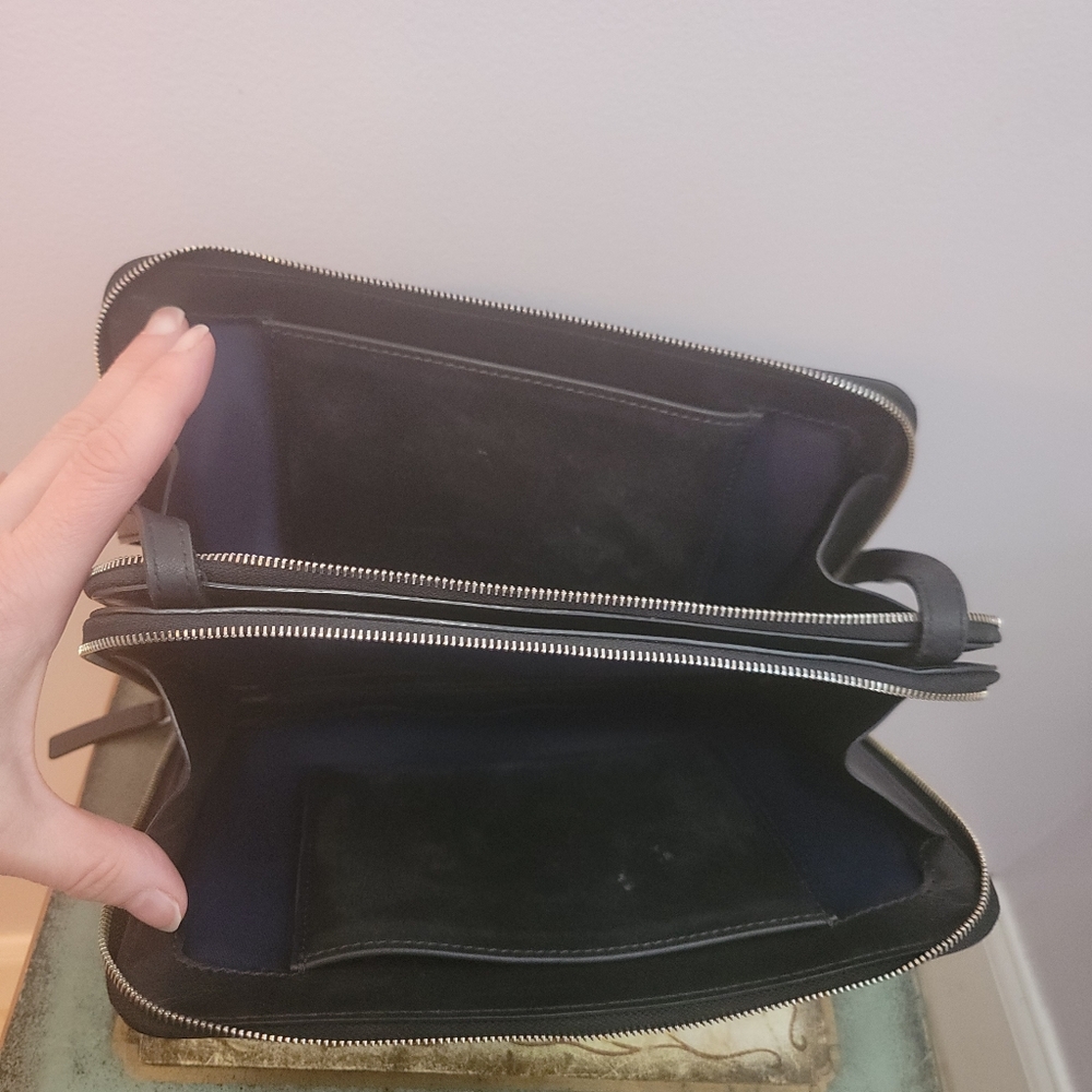 Everlane Black Leather Crossbody - Picture 9 of 15
